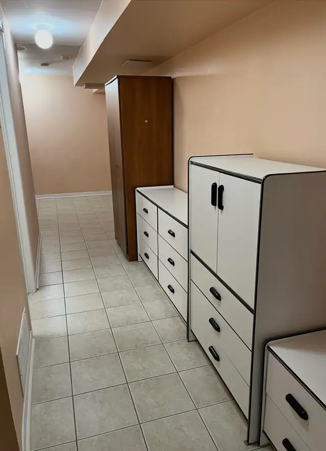 furnished basement apt - Photo 5