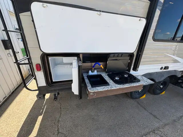 2018 Keystone Hideout 22RBWE - outdoor kitchen! - Photo 3