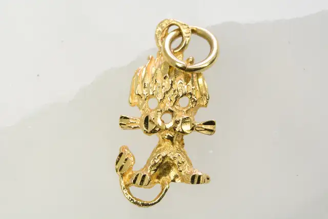 10K ANIMAL PENDANT