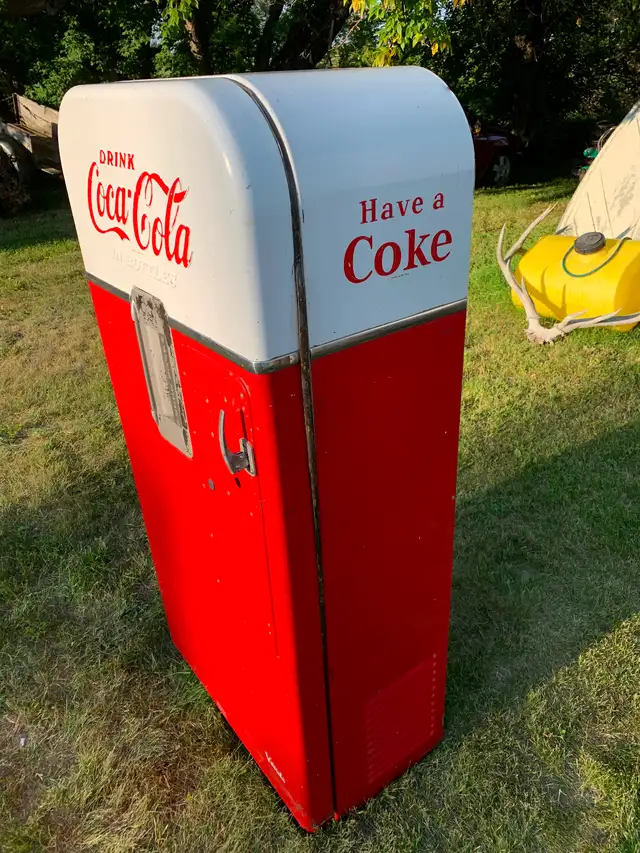 Old Coca Cola vendo pop machine - Photo 2
