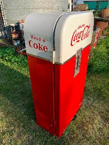 Old Coca Cola vendo pop machine - Photo 4