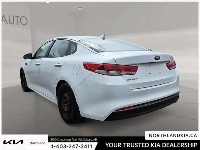 2017 Kia Optima LX - Photo 2