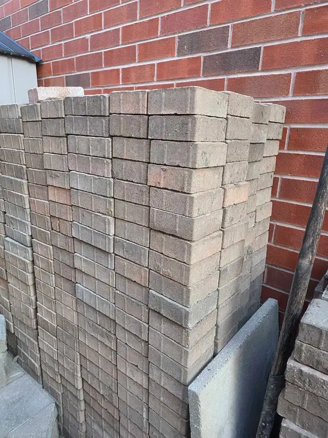 Free bricks! - Photo 2