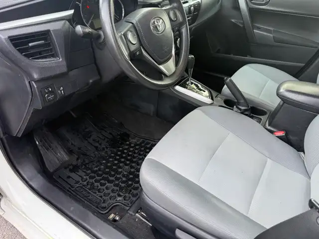 Toyota Corolla 2016 auto starter clean very well maintained - Photo 7
