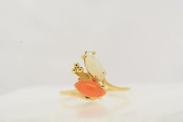 14K OPAL & PEACH COLORED STONE RING