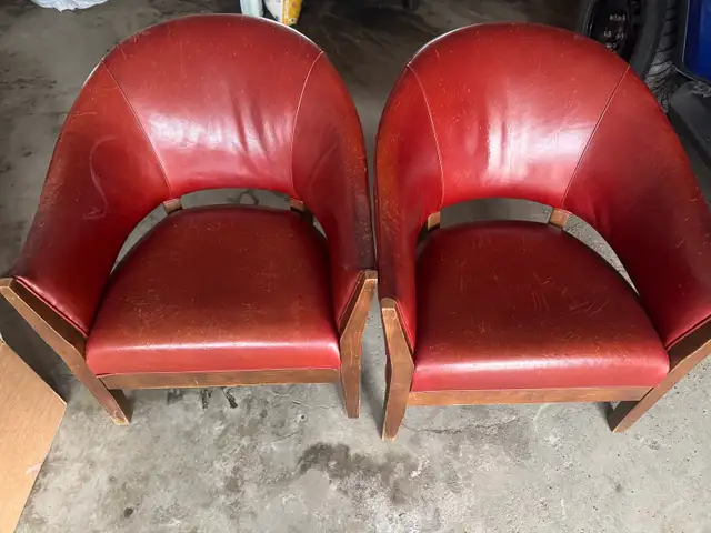two chairs - Photo 3