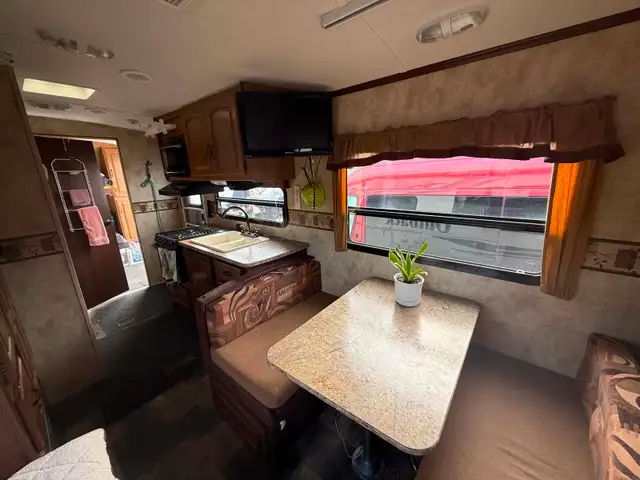 Camper - Toy Hauler:  keystone outback 230 rs