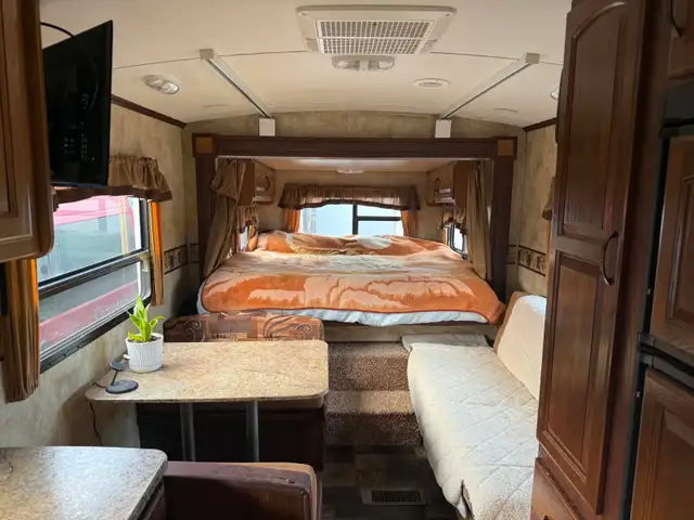 Camper - Toy Hauler:  keystone outback 230 rs - Photo 3