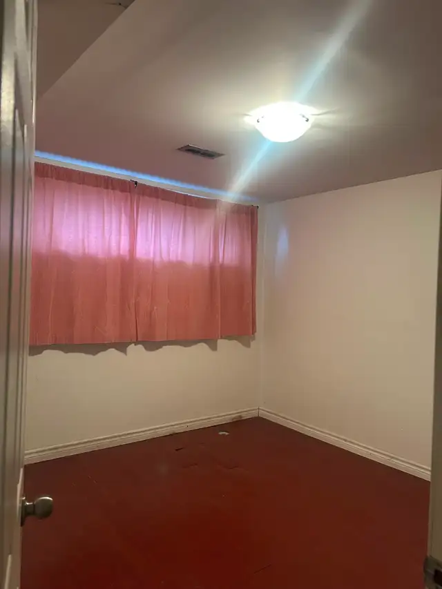 2 bedroom Basement for rent - Photo 2