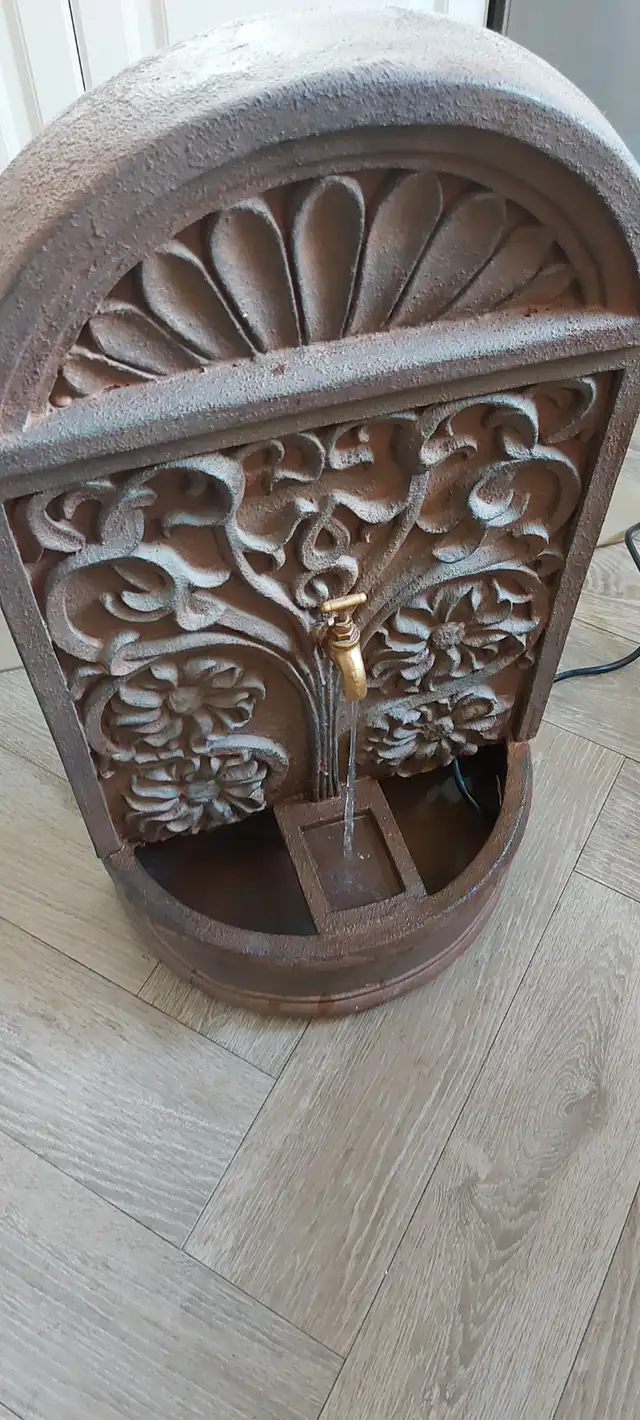 Decorative Fountain - Photo 2