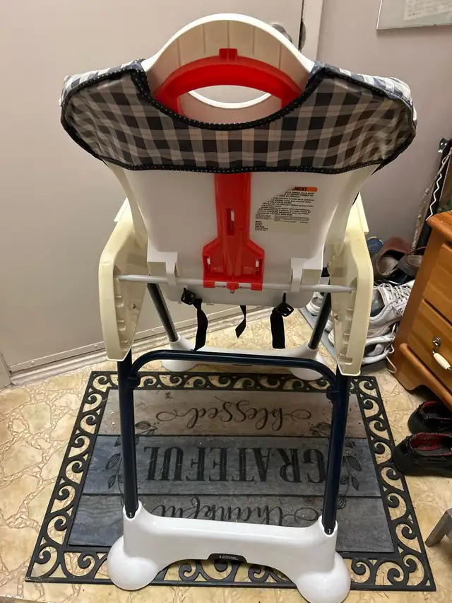 Highchair - Photo 2