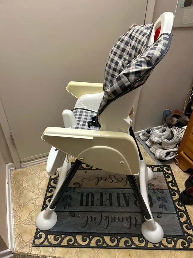 Highchair - Photo 3