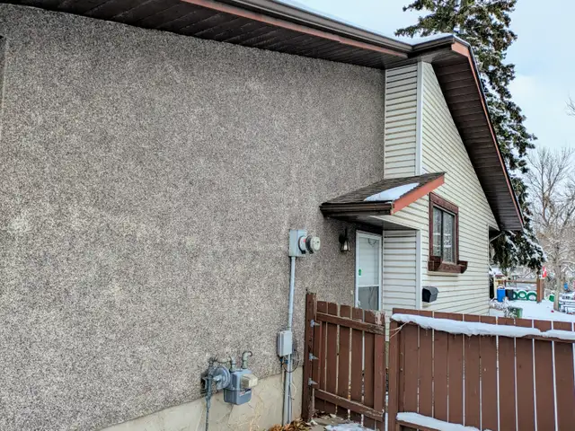 A CHEAL BUNGALOW FOR SALE!