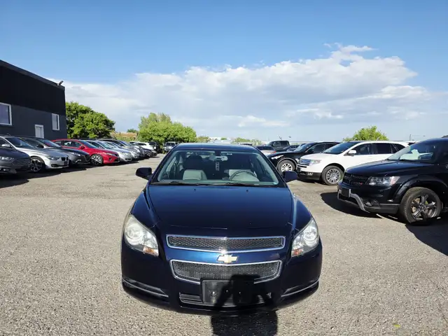 2009 Chevrolet Malibu Hybrid Leather Heated Seats - Photo 2