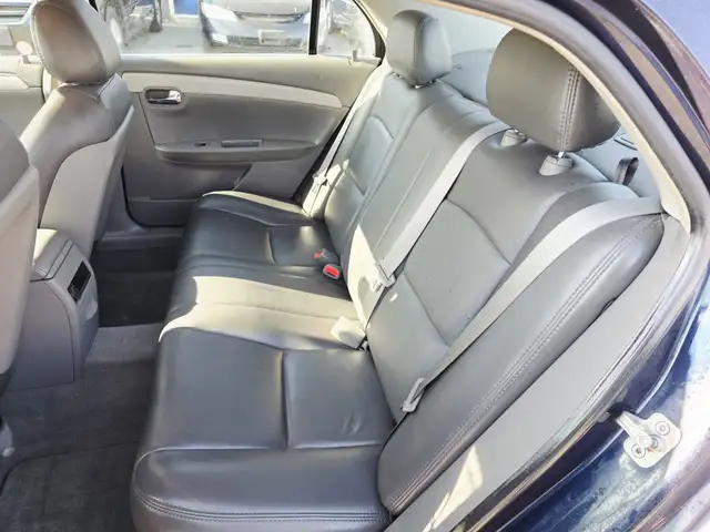 2009 Chevrolet Malibu Hybrid Leather Heated Seats - Photo 9