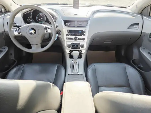 2009 Chevrolet Malibu Hybrid Leather Heated Seats - Photo 12