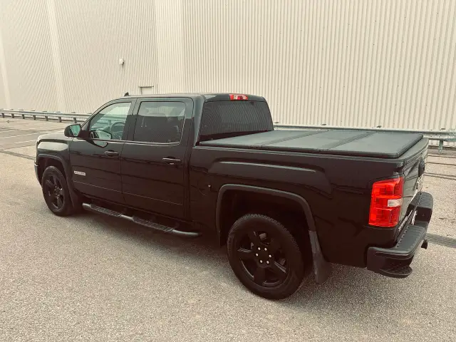 2017 GMC Sierra 1500 Crew Cab SLE Elevation Pkg Triple Black Loa - Photo 4