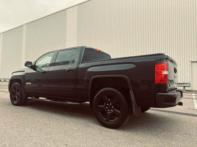 2017 GMC Sierra 1500 Crew Cab SLE Elevation Pkg Triple Black Loa - Photo 6