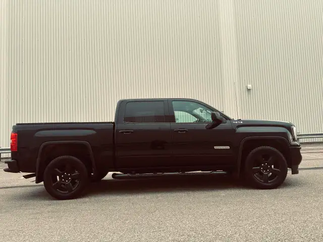 2017 GMC Sierra 1500 Crew Cab SLE Elevation Pkg Triple Black Loa - Photo 13
