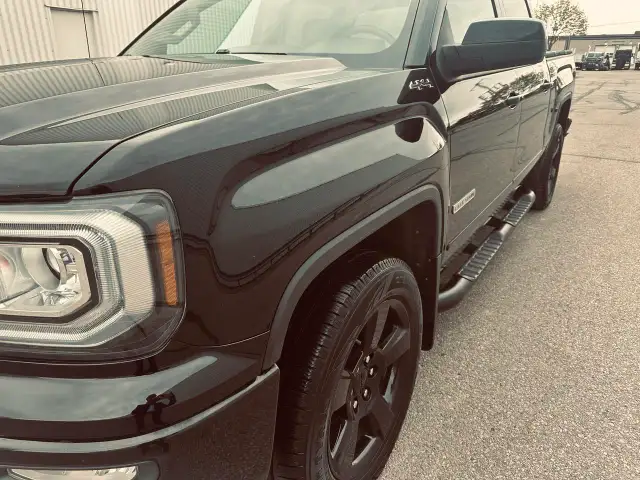 2017 GMC Sierra 1500 Crew Cab SLE Elevation Pkg Triple Black Loa - Photo 15