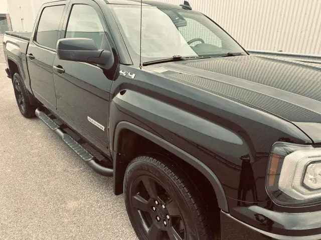 2017 GMC Sierra 1500 Crew Cab SLE Elevation Pkg Triple Black Loa - Photo 25