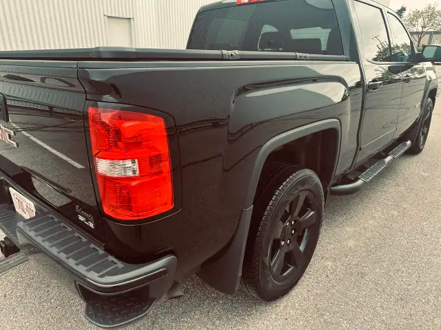 2017 GMC Sierra 1500 Crew Cab SLE Elevation Pkg Triple Black Loa - Photo 26
