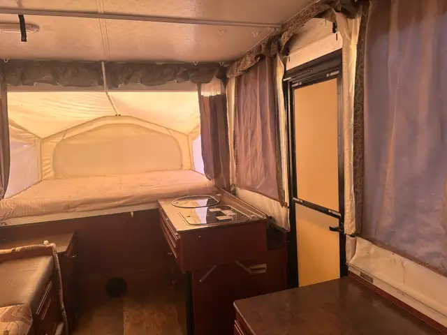 2016 Rockwood Premiere tent trailer - Photo 2