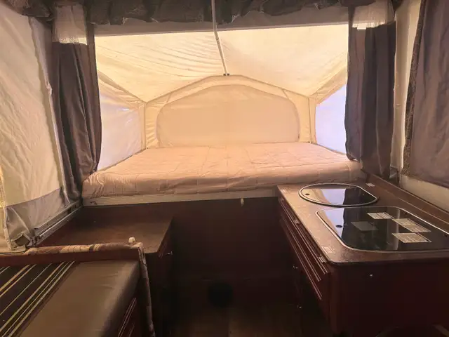 2016 Rockwood Premiere tent trailer - Photo 5