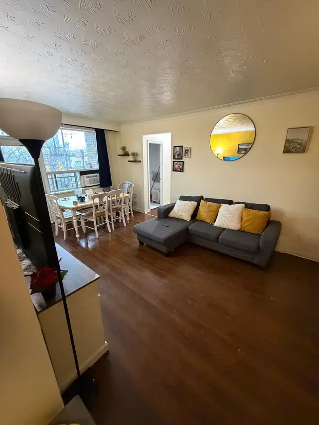 Nice, spacious 2 bdrm   den apartment for rent Keele and Wilson - Photo 2