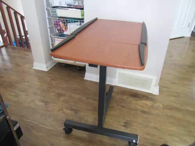 Laptop Computer or Project Table--like new - Photo 2