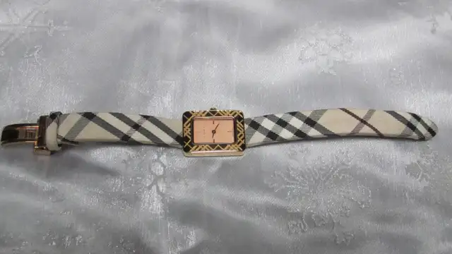 EXCELLENT QUALITY WOMEN’S GOLD BURBERRY TANK STYLE WATCH - Photo 5