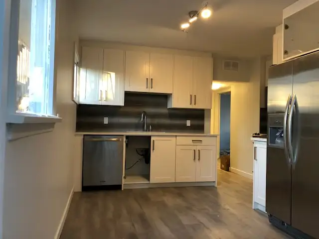 RENOVATED PARKDALE HOME – 5-MIN WALK TO FMC _June 1 available - Photo 5