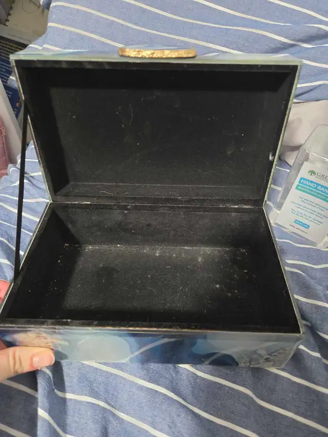 Crystal blue white storage box - Photo 2