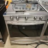 Whirlpool range 30" convection High End Almost new, warranty