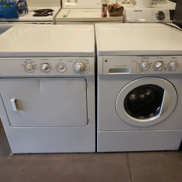 GE Set washer & dryer stackable or side by side Delivery Extra