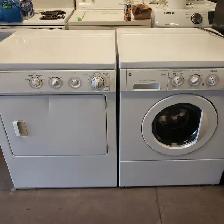 GE Set washer & dryer stackable or side by side Delivery Extra