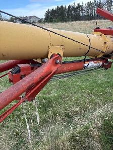Westfield 100-61 Swingaway Grain Auger w/ Hydraulic Lift - Photo 4