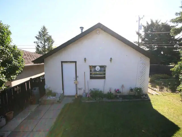 Forest lawn whole single house 5 bedrm,doub garage $2150   UT - Photo 10