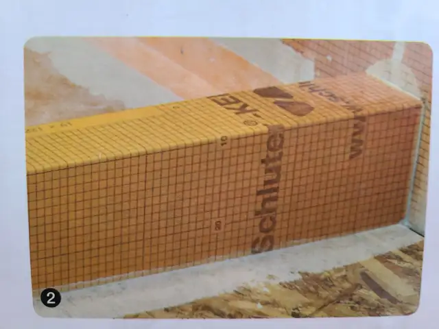 Schluter KERDI-Board-SC Shower Curb 48 ' - Photo 2