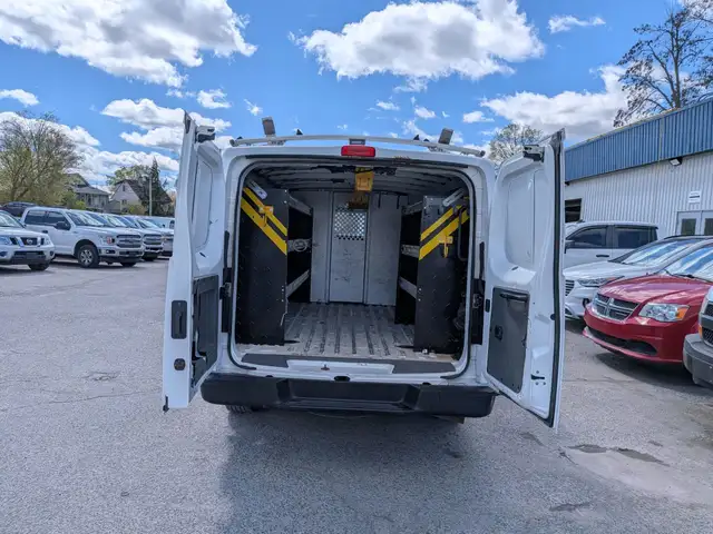 2018 Nissan NV Cargo - Photo 8