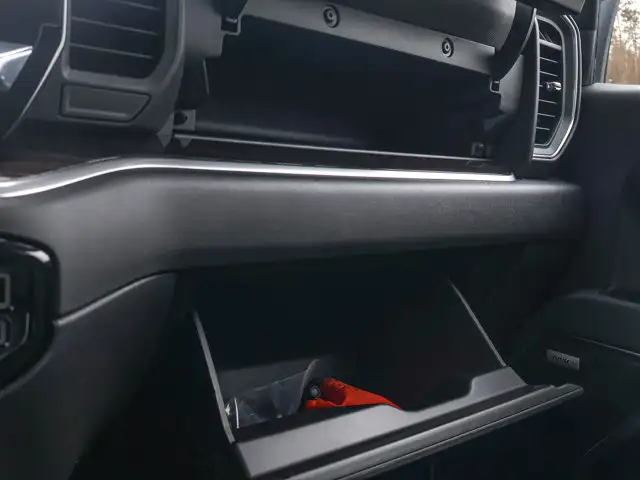 2026 Chevrolet Silverado 1500 RST- Trailering Pkg - Convenience - Photo 37