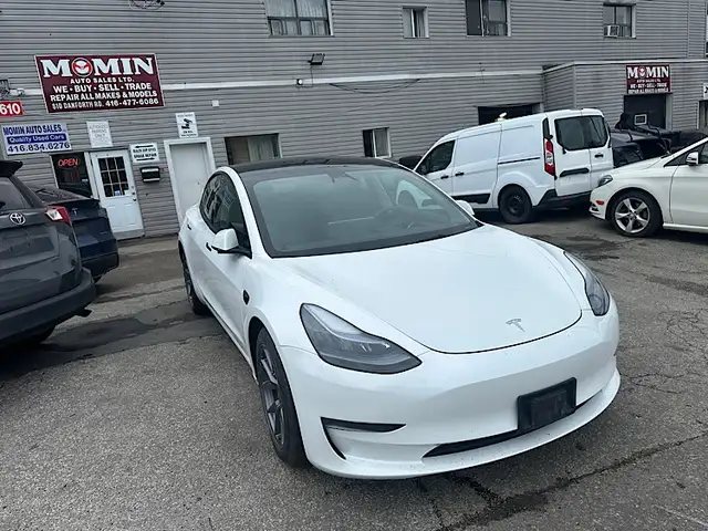 2023 Tesla Model 3 RWD