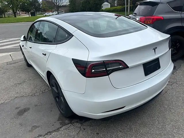 2023 Tesla Model 3 RWD - Photo 5