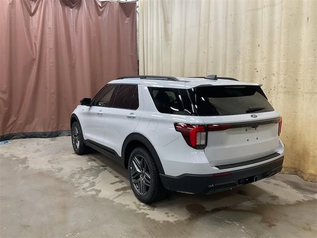 2026 FORD Explorer ST-Line - Photo 4