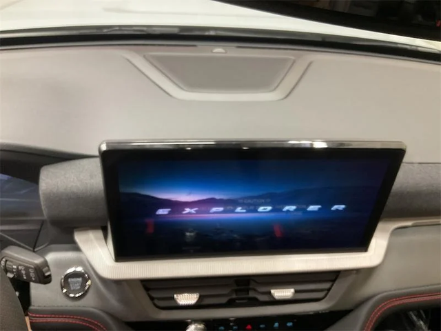 2026 FORD Explorer ST-Line - Photo 11
