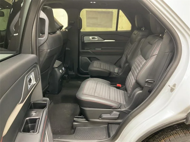 2026 FORD Explorer ST-Line - Photo 12