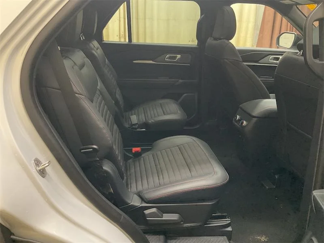 2026 FORD Explorer ST-Line - Photo 14