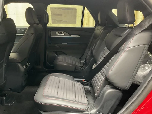 2026 FORD Explorer ST-Line - Photo 12