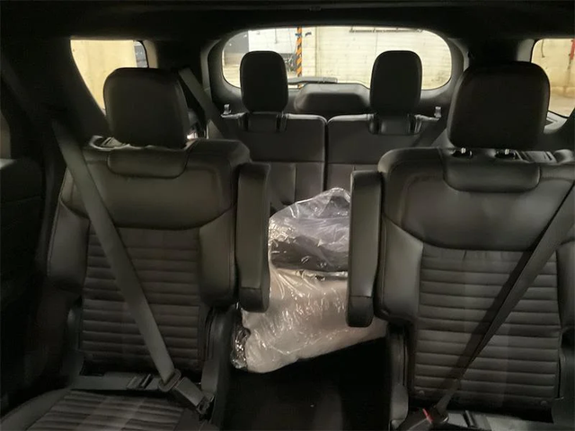 2026 FORD Explorer ST-Line - Photo 13