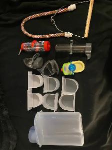Beautiful bonded budgies with large cage and accessories - Photo 8